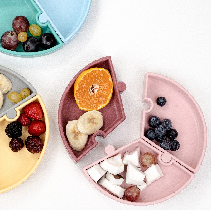 MINIKOIOI ASSIETTE MULTI-COMPARTIMENTS AVEC VENTOUSE EN SILICONE - GRISE  REF : 101050004 - Bio Pour Bébés