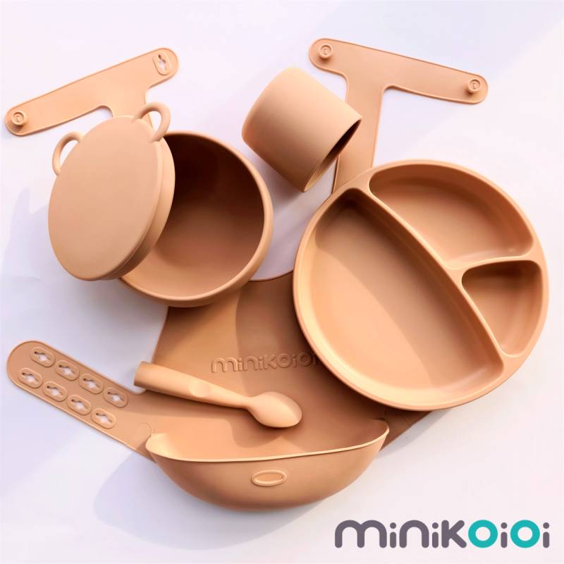 MINIKOIOI ASSIETTE MULTI-COMPARTIMENTS AVEC VENTOUSE EN SILICONE - VERTE  REF : 101050001 - Bio Pour Bébés